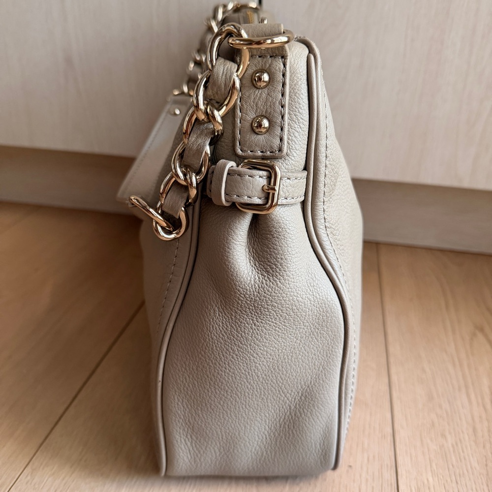 Kate Spade Taupe pebbled Leather hobo Bag with gold chain straps - Picture 5 of 14